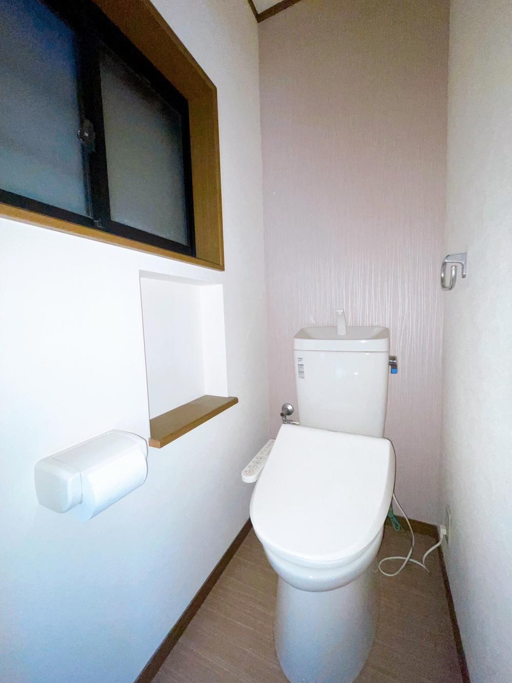 三箇２丁目　中古一戸建てのトイレ|温水洗浄便座
■物件内覧・資金計画相談・住宅ローン相談、リフォーム相談、お問合せ受付中■
※当日・翌日のご内覧、ご相談はお電話でのお問合せがスムーズです！