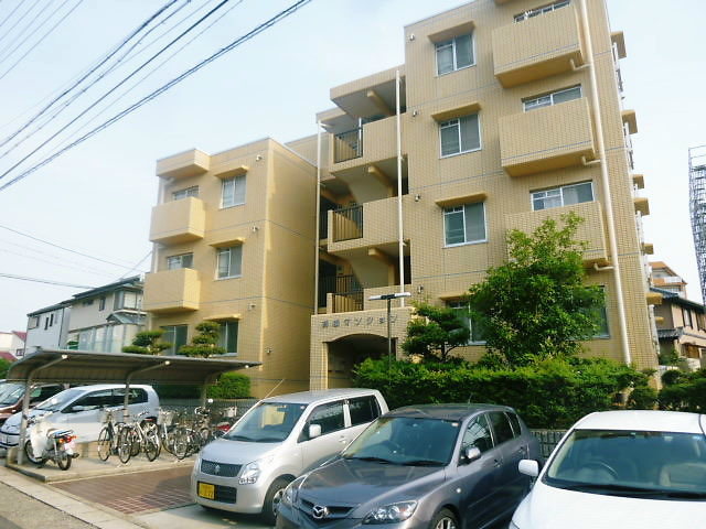 高橋マンションの駐車場