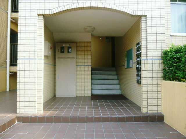 高橋マンションのエントランス