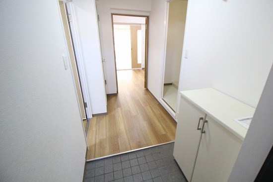 高橋マンションの玄関|イメージ