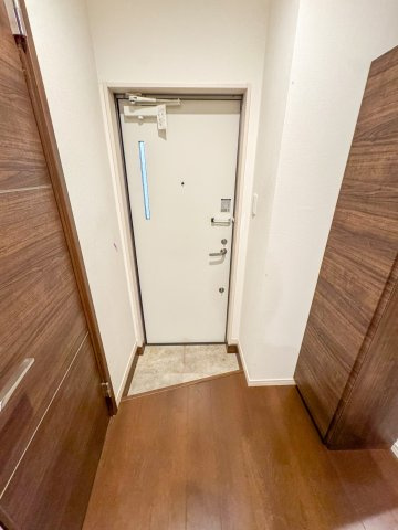 KTIレジデンス福町Bの玄関