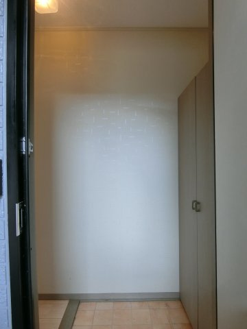 プリムローズⅢA棟の玄関|イメージ101号室の写真