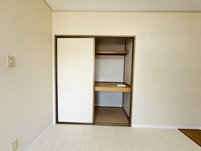 プリムローズⅢA棟の収納