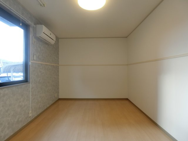 プリムローズⅢA棟の洋室|イメージ103号室の写真（反転あり）