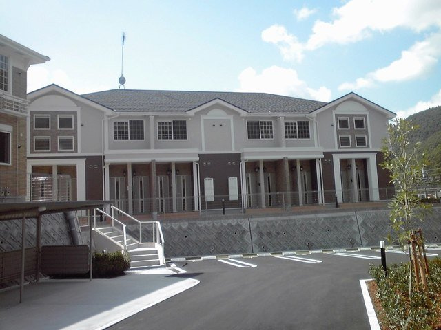 レーベン　スクエア　Ⅱ号館の駐車場