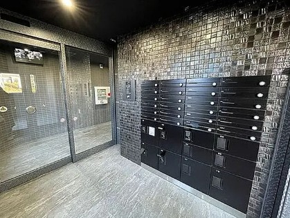 立川市錦町６丁目の賃貸マンションのエントランス
