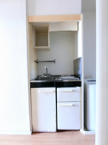 パストラル小山のキッチン|ミニキッチンがございます。IHヒーターが１口ございます。