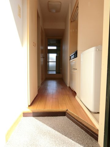 パストラル小山の玄関