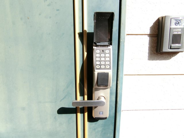 パストラル小山のセキュリティ|鍵は電子ロックとなっておりますので鍵を持ち歩く必要がありません。