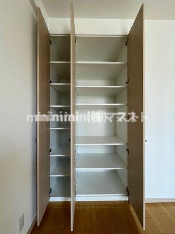 シャリエなんばファーストの収納|同建物内・別部屋参照