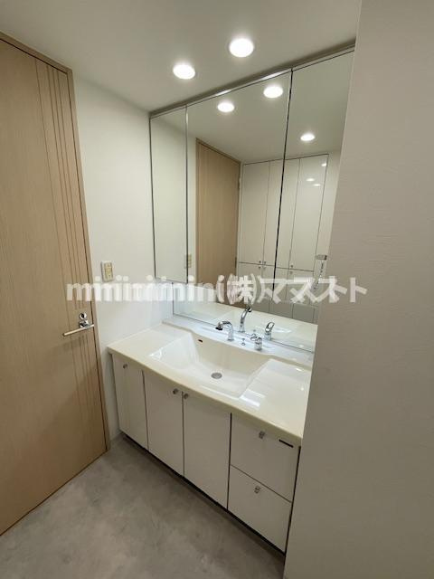 シャリエなんばファーストの洗面所|同建物内・別部屋参照