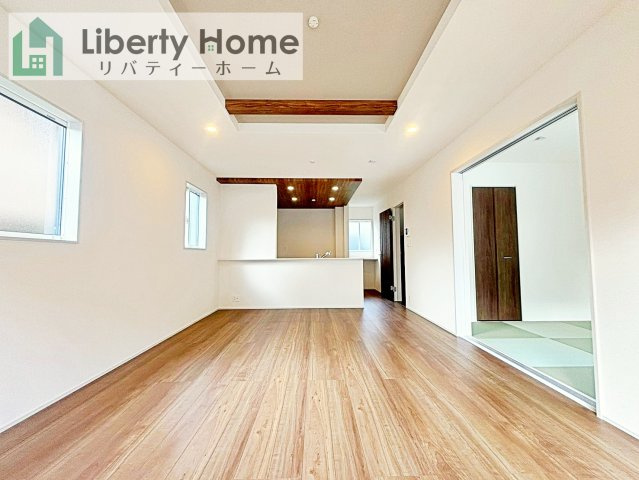 牛久市牛久町3期　新築戸建の居間・リビング