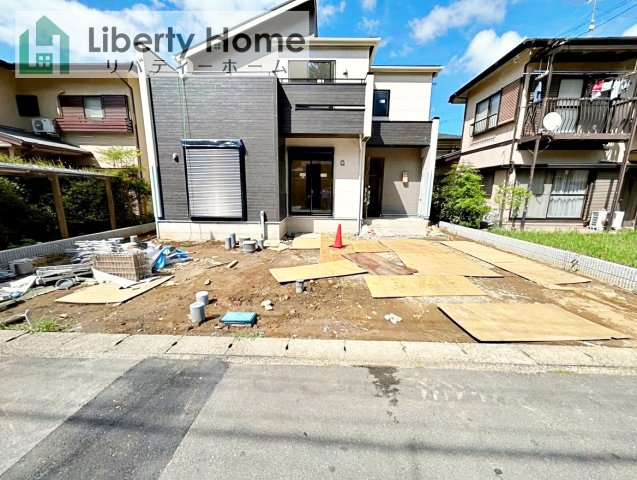 牛久市牛久町3期　新築戸建の駐車場