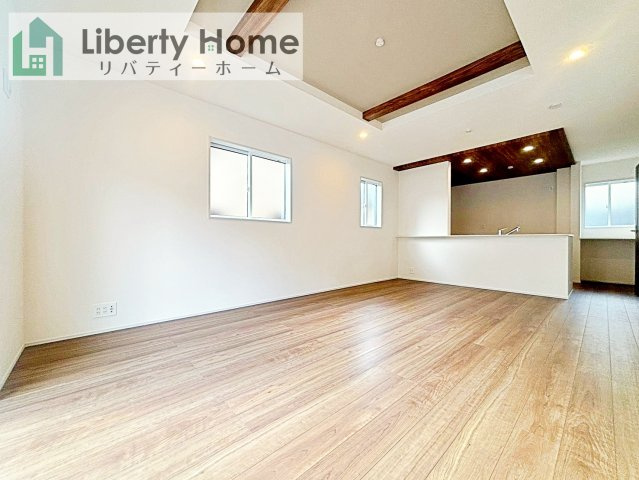 牛久市牛久町3期　新築戸建の居間・リビング