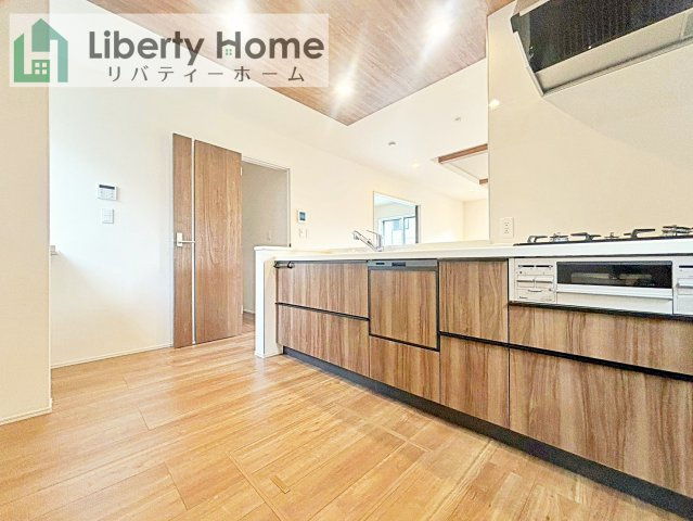 牛久市牛久町3期　新築戸建のキッチン|同形状・同仕様