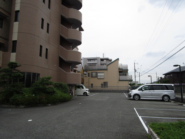 グレイスミシマの駐車場