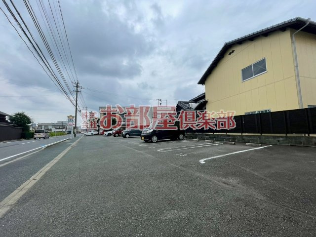 Harbest壱番館の駐車場|車をお持ちの方に嬉しい駐車場付きの物件です