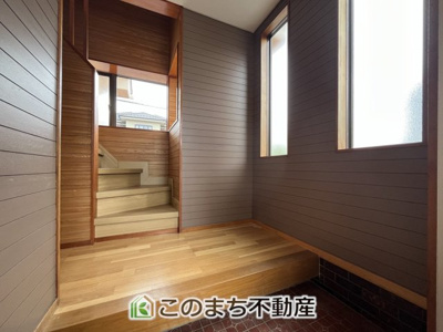 【玄関】 | KEM小山市西城南1期 | 足元ゆったり玄関スペース☆
