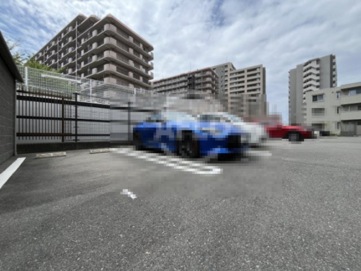 ＥＬ・ＳＥＲＥＮＯ江坂(エル・セレーノ)　ＷＥＳＴの駐車場|駐車場