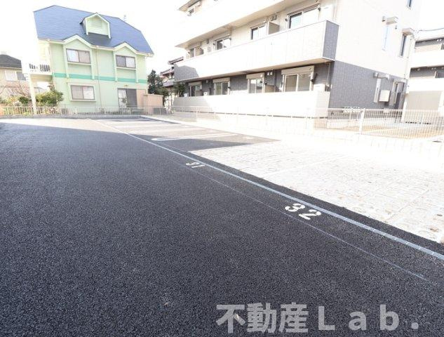 ルヴェデュソレイユ　Ⅲの駐車場