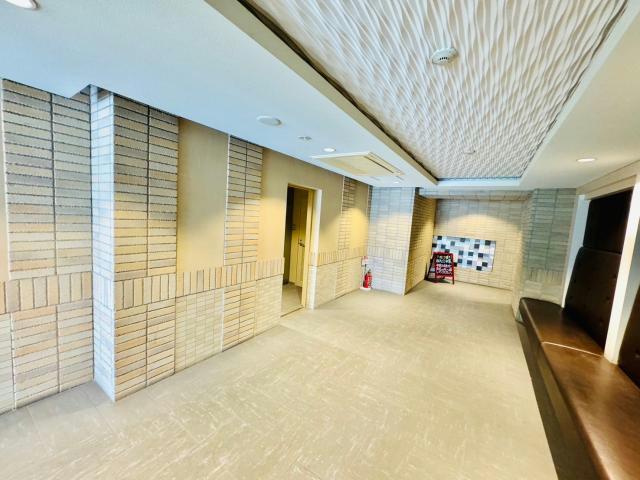 ネバーランド姫路駅前のエントランス