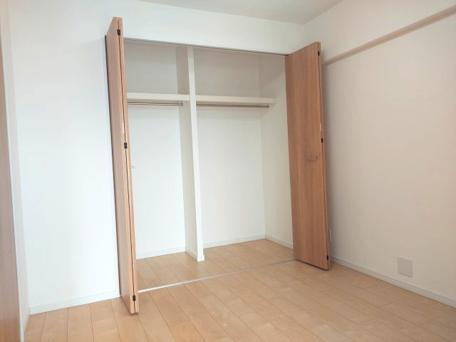 逆瀬川グリーンハイツA棟の洋室|洋室約4.5帖