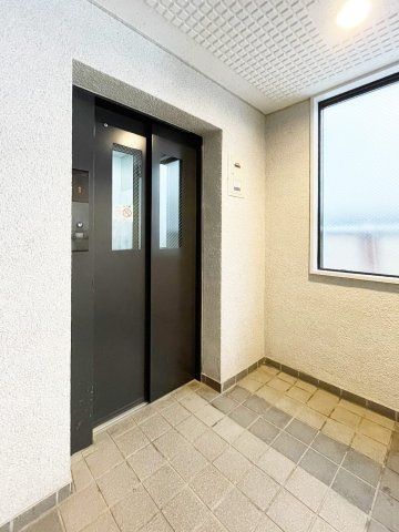 神戸多聞マンションのエントランス