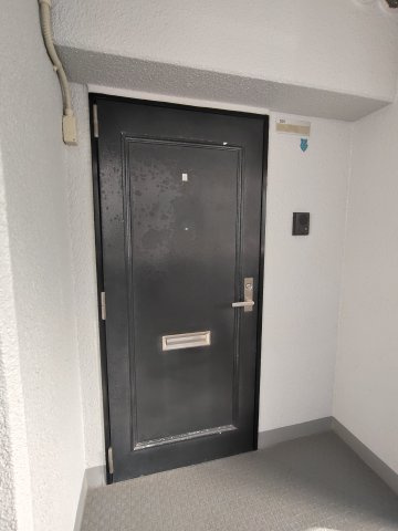 神戸多聞マンションの玄関|明るい玄関です