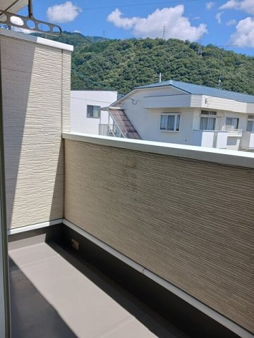 ジェルメ　４７　Ｃのバルコニー|暖かな日差しのふりそそぐバルコニー