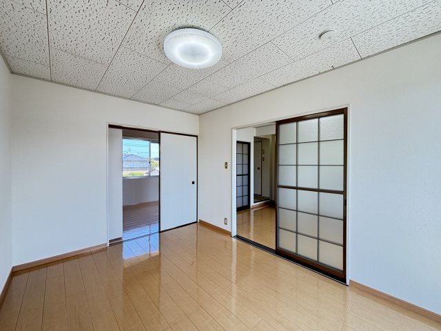 ヴィレッジ生田の洋室