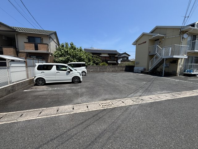 ヴィレッジ生田の駐車場