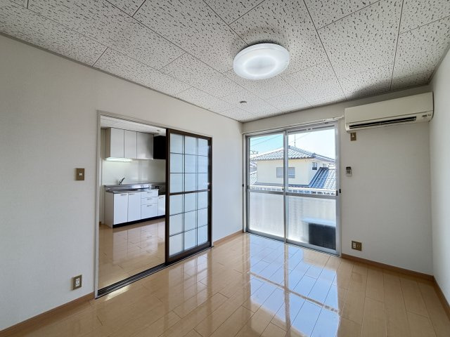 ヴィレッジ生田の洋室