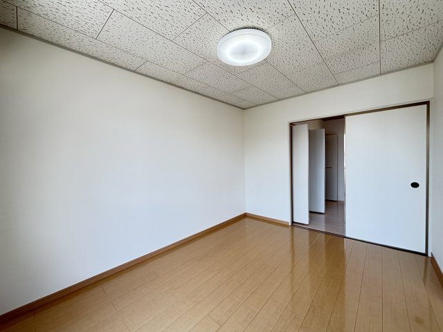 ヴィレッジ生田の洋室