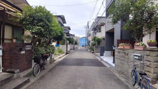 尼崎市稲葉荘　新築戸建の前面道路含む現地写真