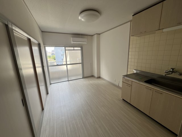 姫路市東延末１丁目の賃貸マンションの居間・リビング