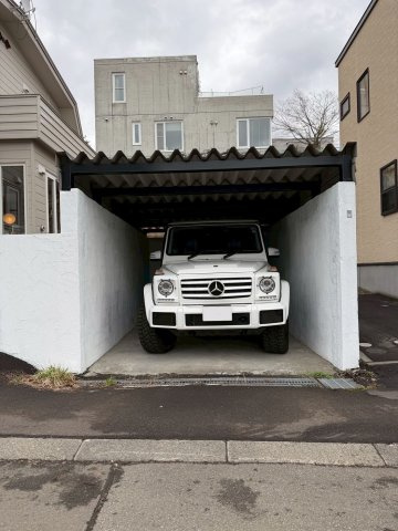 西岡４条１４丁目の駐車場