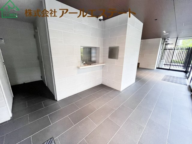 ポレスター姫路ザ・レジデンス　　JR「姫路駅」徒歩9分の玄関