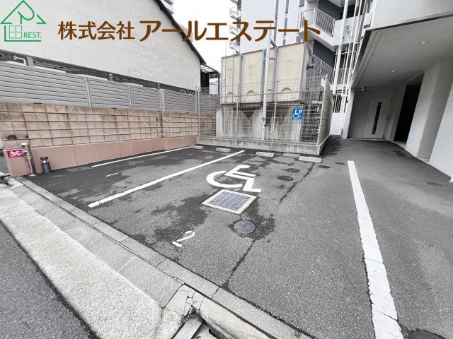 ポレスター姫路ザ・レジデンス　　JR「姫路駅」徒歩9分の駐車場