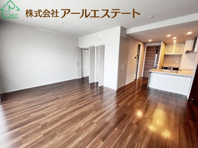 ポレスター姫路ザ・レジデンス　　JR「姫路駅」徒歩9分の居間・リビング