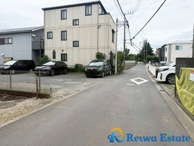 新築戸建　高座郡寒川町宮山の前面道路含む現地写真