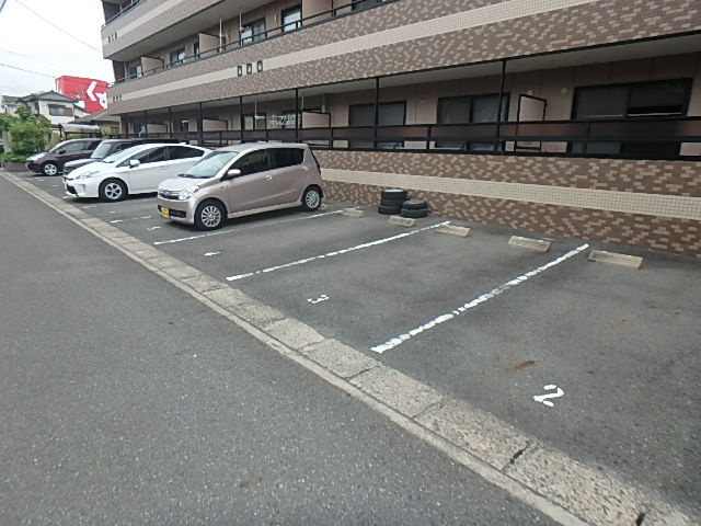 セジュール砂川の駐車場