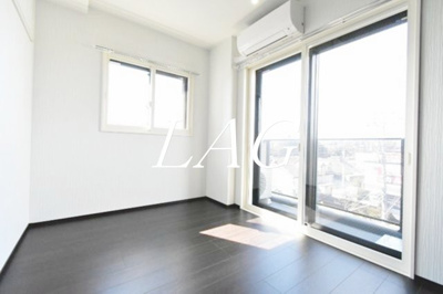 【居間・リビング】 | リアライズ立川 | 洋室のお部屋です。