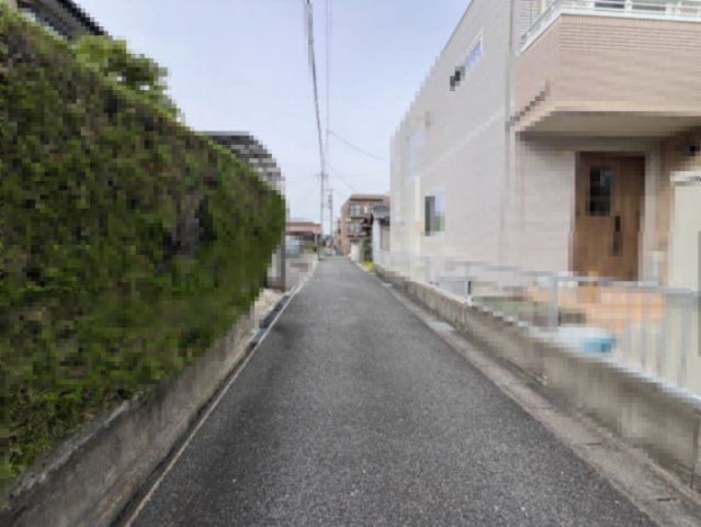 四日市市茂福町 売土地の前面道路含む現地写真