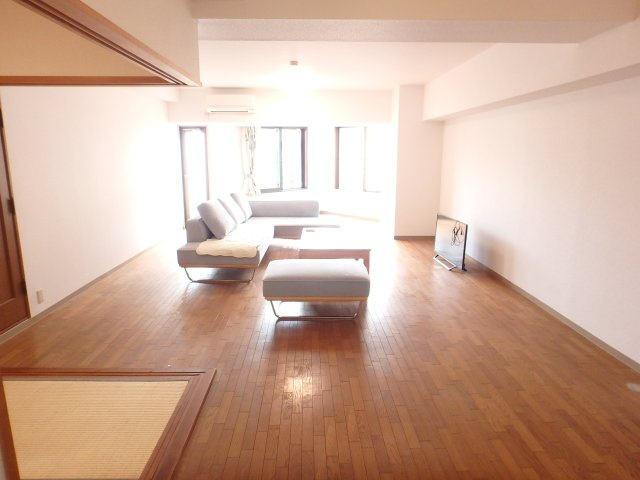 S1790M　ロイヤルアーク下田の居間・リビング