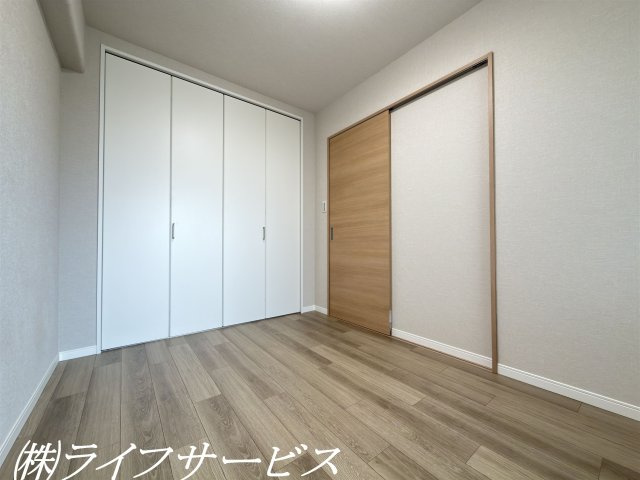 【洋室】 | 野中北スカイハイツ | 玄関側洋室／クローゼット有