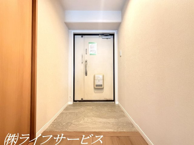 【玄関】 | 野中北スカイハイツ | 玄関／広々としていてシューズボックスを設置するゆとりがございます！