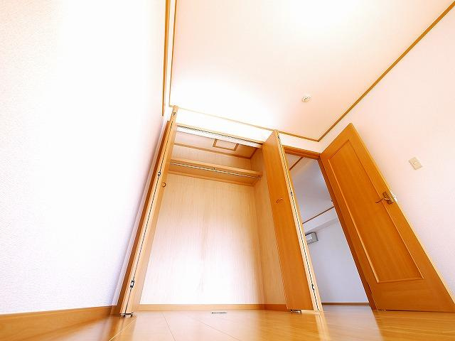 アンソレイエ　（小瀬町）の収納|たっぷりとした収納スペースです