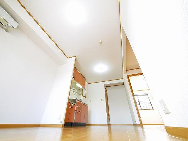 アンソレイエ　（小瀬町）の居間・リビング|ゆったり過ごせる居間です