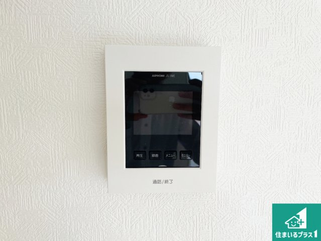 ★現地見学可能！★東近江市中野町　第2期　新築一戸建ての防犯設備|カラーモニターインターホン！声だけでなく来訪者の姿や顔がモニターで確認できるので、小さなお子様がいらっしゃるご家庭でも安心できます！