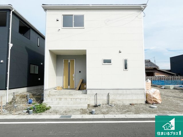 ★現地見学可能！★東近江市中野町　第2期　新築一戸建ての外観|安心の10年保証！外観を美しく保ち、雨水で汚れを落とします！気になることがありましたら、お気軽にお問い合わせください！